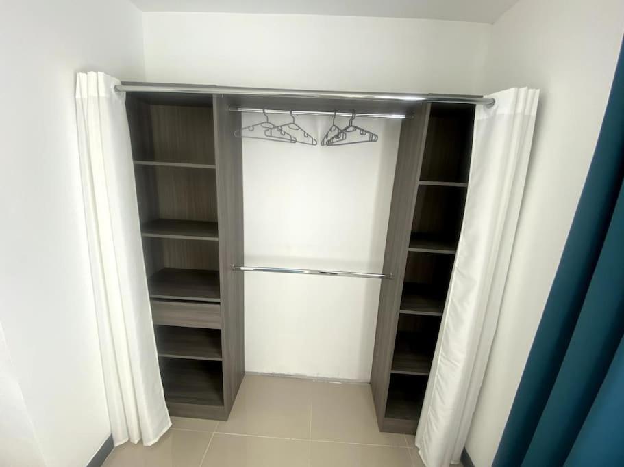 Appartement T4 Cosi: Tv Netflix Parking Montélimar Extérieur photo